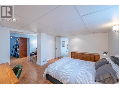 258 Windsor Avenue, Penticton, BC - Indoor Photo Showing Bedroom