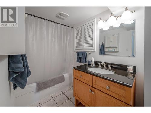 258 Windsor Avenue, Penticton, BC - Indoor Photo Showing Bathroom