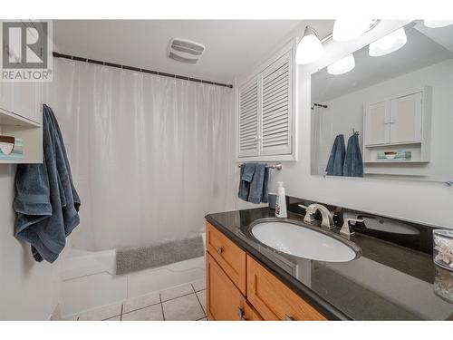 258 Windsor Avenue, Penticton, BC - Indoor Photo Showing Bathroom