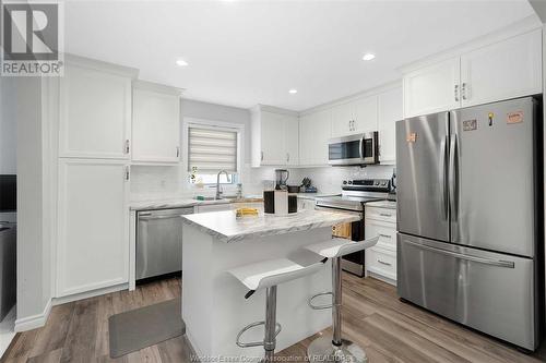 18 Balaclava Street South, Amherstburg, ON - Indoor Photo Showing Kitchen With Upgraded Kitchen