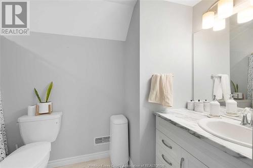 18 Balaclava Street South, Amherstburg, ON - Indoor Photo Showing Bathroom