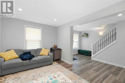 18 Balaclava Street South, Amherstburg, ON - Indoor Photo Showing Living Room