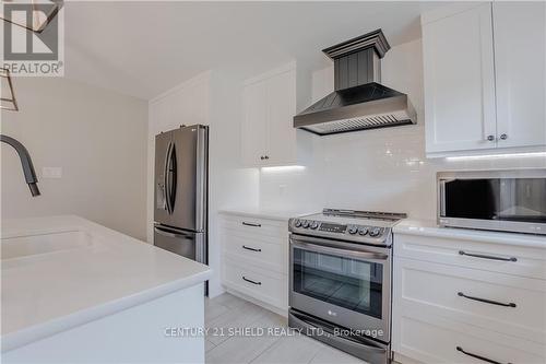 3331 Sunnyview Avenue, South Stormont (716 - South Stormont (Cornwall) Twp), ON - Indoor Photo Showing Kitchen