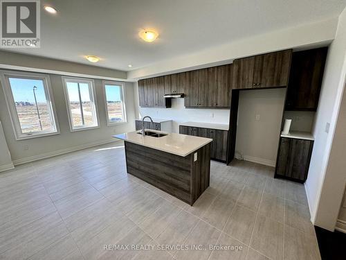 385 Inspire Boulevard, Brampton, ON - Indoor Photo Showing Kitchen With Double Sink