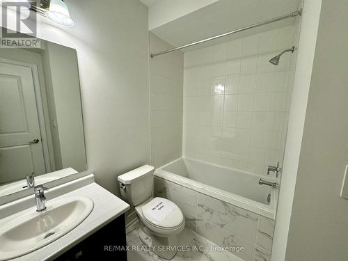 385 Inspire Boulevard, Brampton, ON - Indoor Photo Showing Bathroom