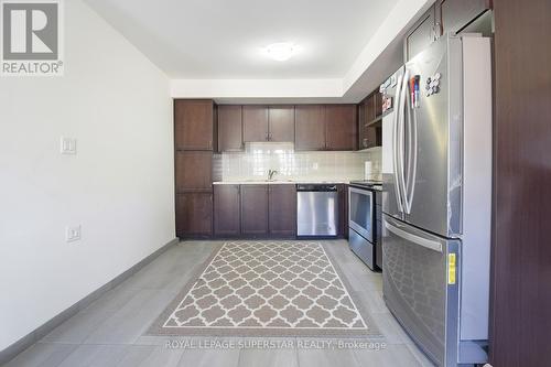 291 - 250 Sunny Meadow Boulevard, Brampton, ON - Indoor Photo Showing Kitchen