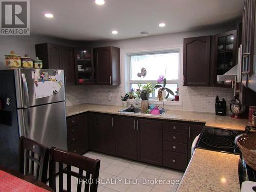 170 Troiless Street, Caledon, ON - Indoor Photo Showing Kitchen