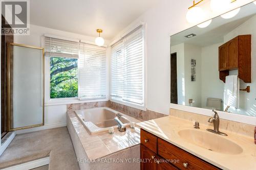 71 Chalfont Road, London, ON - Indoor Photo Showing Bathroom