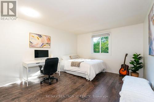 71 Chalfont Road, London, ON - Indoor Photo Showing Bedroom