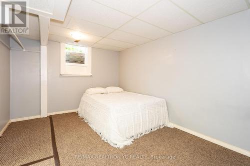 71 Chalfont Road, London, ON - Indoor Photo Showing Bedroom