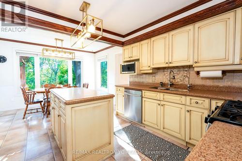 71 Chalfont Road, London, ON - Indoor Photo Showing Kitchen With Double Sink