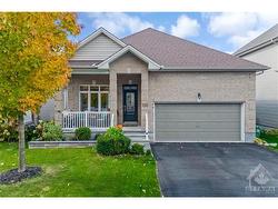 705 BRIDLEGLEN Crescent  Ottawa, ON K2M 0H5