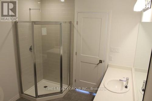 25 - 30 Times Square Boulevard, Hamilton, ON - Indoor Photo Showing Bathroom