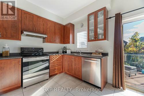 3356 Minerva Way, Burlington, ON - Indoor Photo Showing Kitchen With Double Sink