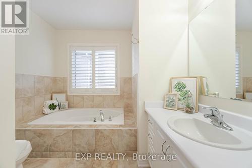 3356 Minerva Way, Burlington, ON - Indoor Photo Showing Bathroom