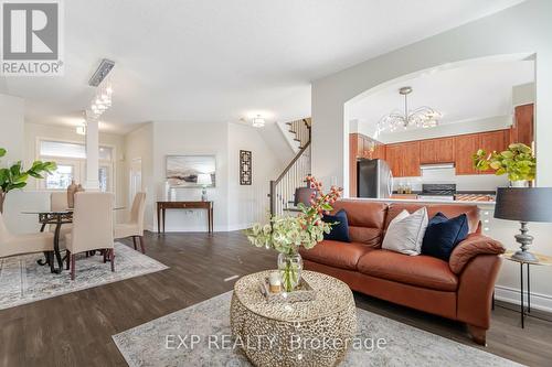 3356 Minerva Way, Burlington, ON - Indoor Photo Showing Living Room