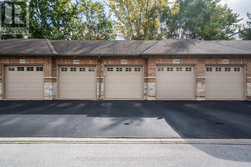 107 Liddycoat Lane, Hamilton, ON 