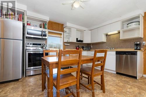 835 11Th Street W, Owen Sound, ON - Indoor Photo Showing Kitchen