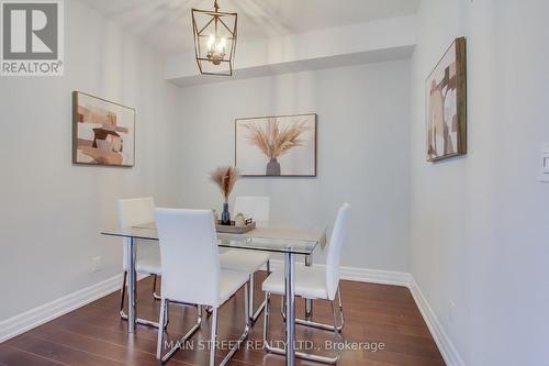 228 - 111 Civic Square Gate E, Aurora, ON - Indoor Photo Showing Dining Room