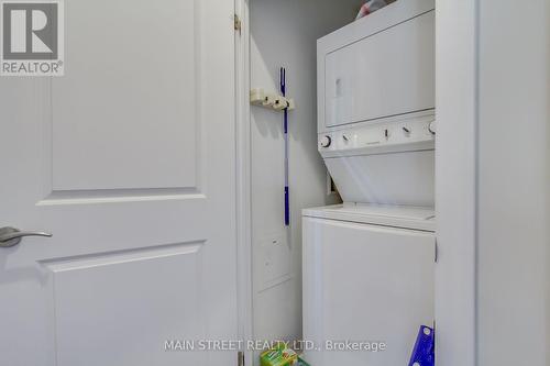 228 - 111 Civic Square Gate E, Aurora, ON - Indoor Photo Showing Laundry Room