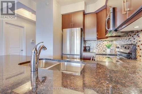 228 - 111 Civic Square Gate E, Aurora, ON - Indoor Photo Showing Kitchen With Double Sink With Upgraded Kitchen