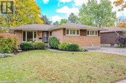 62 DUNCAIRN Avenue  Kitchener, ON N2M 4S4