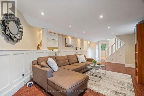 169 Clarence Street, Vaughan, ON - Indoor Photo Showing Living Room