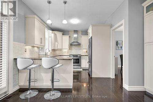 1177 Coronation Drive, London, ON - Indoor Photo Showing Kitchen With Upgraded Kitchen