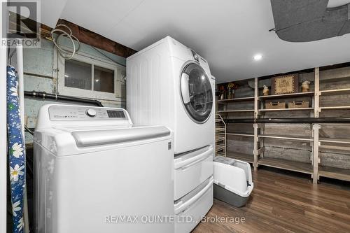 469 Ashley Street, Belleville, ON - Indoor Photo Showing Laundry Room