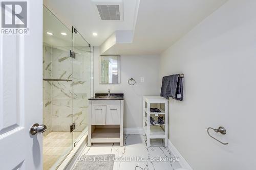 90 Avondale Avenue, Toronto, ON - Indoor Photo Showing Bathroom