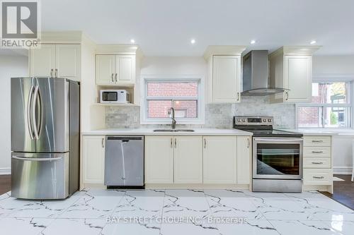 90 Avondale Avenue, Toronto, ON - Indoor Photo Showing Kitchen With Double Sink With Upgraded Kitchen