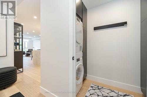 209 - 80 Port Street E, Mississauga, ON - Indoor Photo Showing Laundry Room