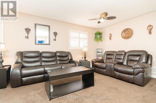 54 Summerfield Crescent, Brampton, ON - Indoor Photo Showing Living Room