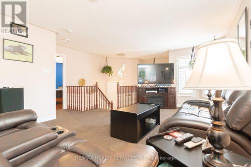 54 Summerfield Crescent, Brampton, ON - Indoor Photo Showing Living Room