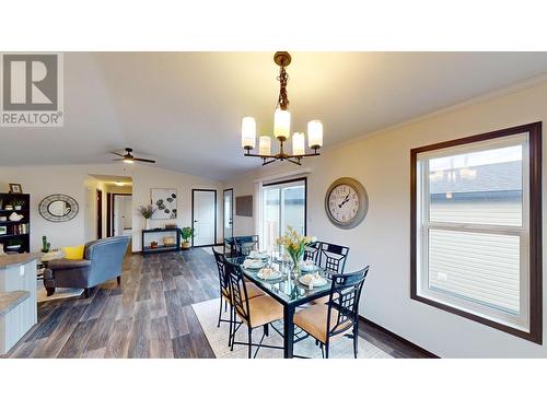 517 Pagurut  W Avenue, Cranbrook, BC - Indoor Photo Showing Dining Room