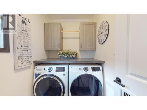 517 Pagurut  W Avenue, Cranbrook, BC - Indoor Photo Showing Laundry Room