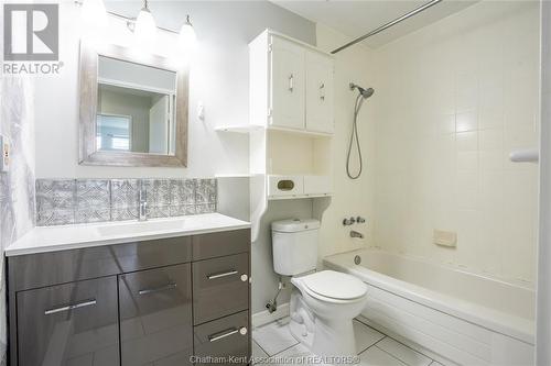 130 Park Avenue East Unit# 401, Chatham, ON - Indoor Photo Showing Bathroom