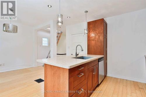 323 Ontario Street, Toronto, ON - Indoor Photo Showing Kitchen