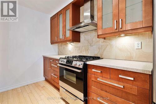 323 Ontario Street, Toronto, ON - Indoor Photo Showing Kitchen