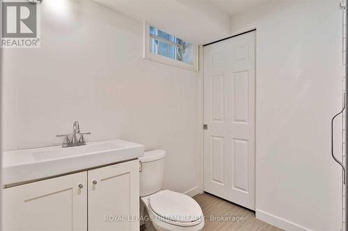 323 Ontario Street, Toronto, ON - Indoor Photo Showing Bathroom