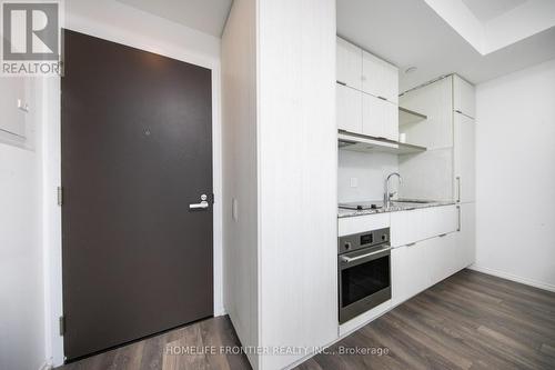 1513 - 197 Yonge Street, Toronto, ON - Indoor Photo Showing Kitchen