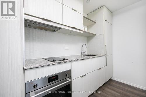 1513 - 197 Yonge Street, Toronto, ON - Indoor Photo Showing Kitchen