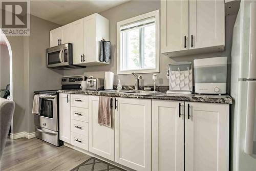 242 King Street, Greater Sudbury, ON - Indoor Photo Showing Kitchen With Upgraded Kitchen