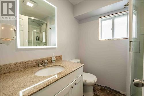 242 King Street, Greater Sudbury, ON - Indoor Photo Showing Bathroom