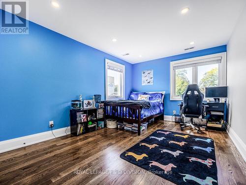 30 Broadleaf Road, Toronto, ON - Indoor Photo Showing Bedroom