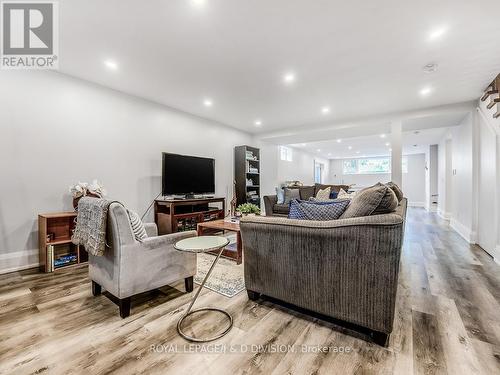 30 Broadleaf Road, Toronto, ON - Indoor Photo Showing Living Room