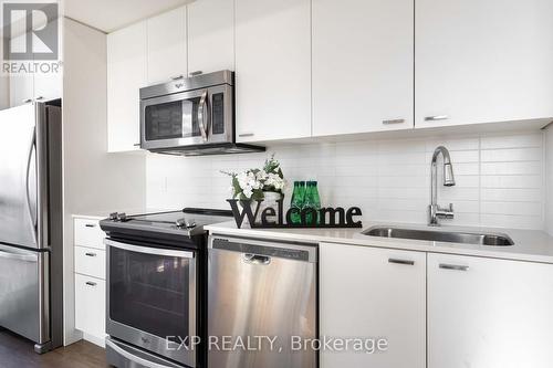 2002 - 30 Roehampton Avenue, Toronto, ON - Indoor Photo Showing Kitchen With Stainless Steel Kitchen With Upgraded Kitchen