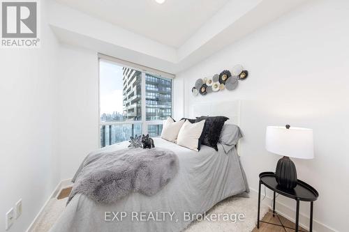 2002 - 30 Roehampton Avenue, Toronto, ON - Indoor Photo Showing Bedroom