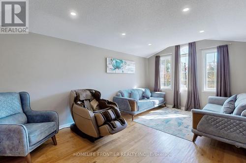 48 Patrick Drive, Barrie, ON - Indoor Photo Showing Living Room