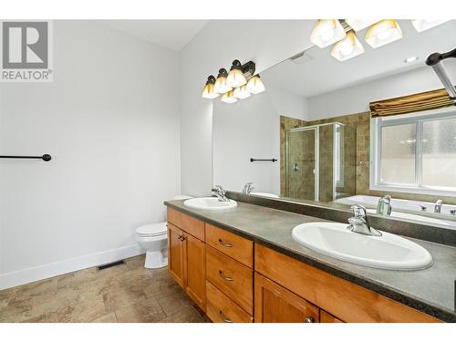 4983 Windsong Crescent, Kelowna, BC - Indoor Photo Showing Bathroom